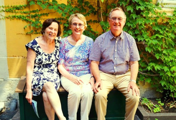 John and Helen Drew from Adelaide, Australia, returning to Vienna and the VCC for three months, here with Sita Weinrich.